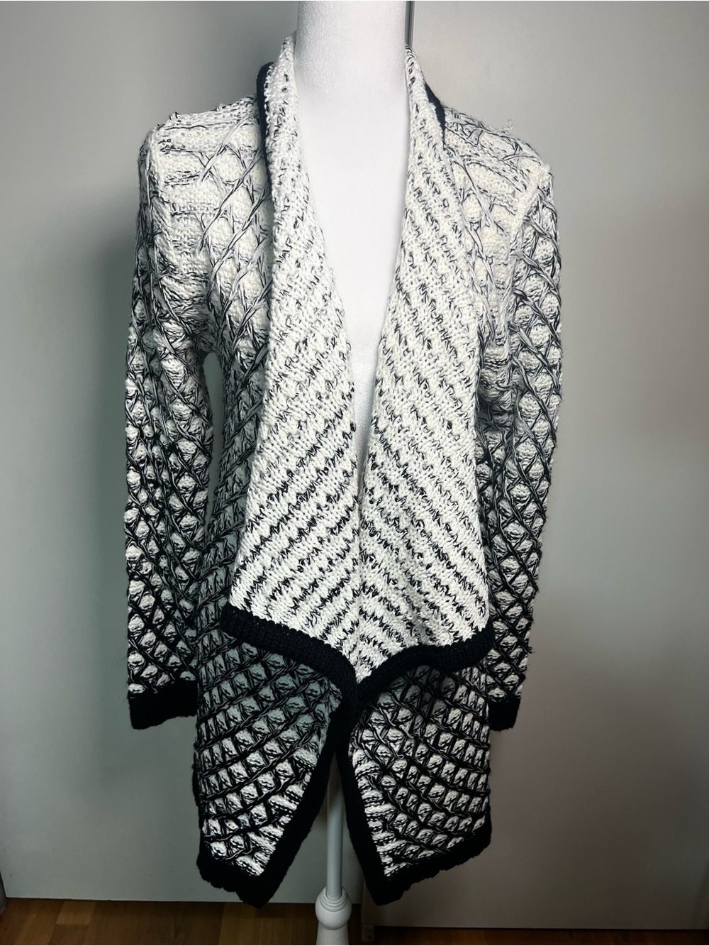 Time and Tru Black and White Textured Open-Front Cardigan
